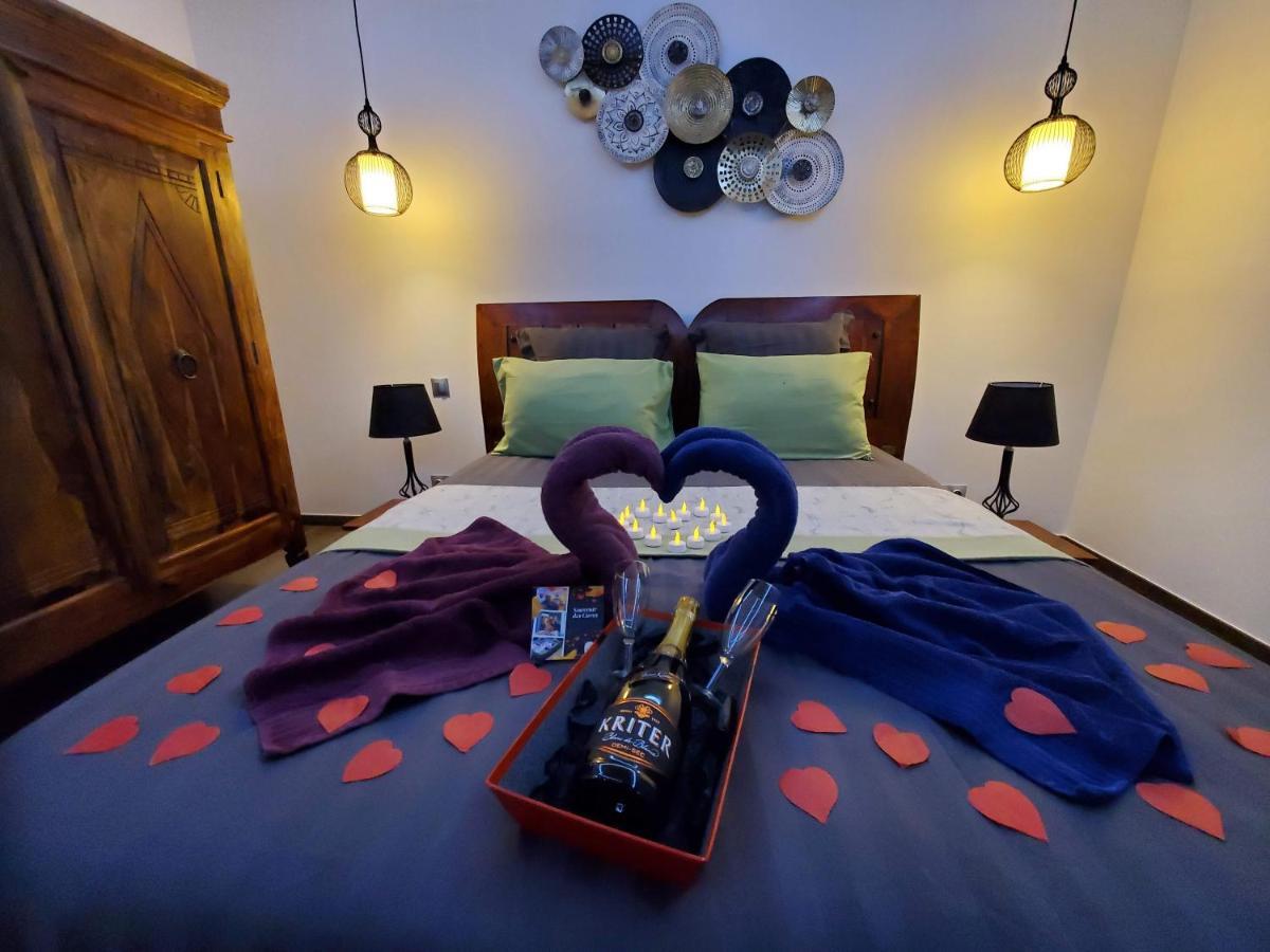 Les Cuves - Saintes Bed & Breakfast Chaniers Bagian luar foto