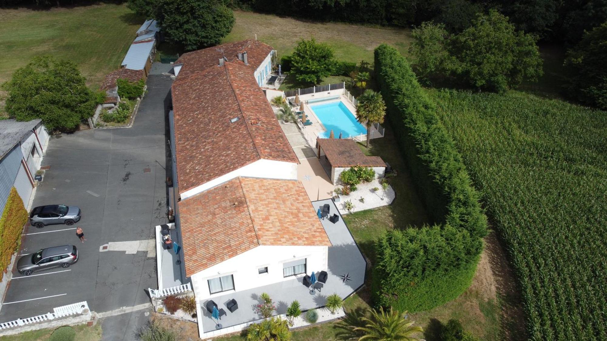Les Cuves - Saintes Bed & Breakfast Chaniers Bagian luar foto
