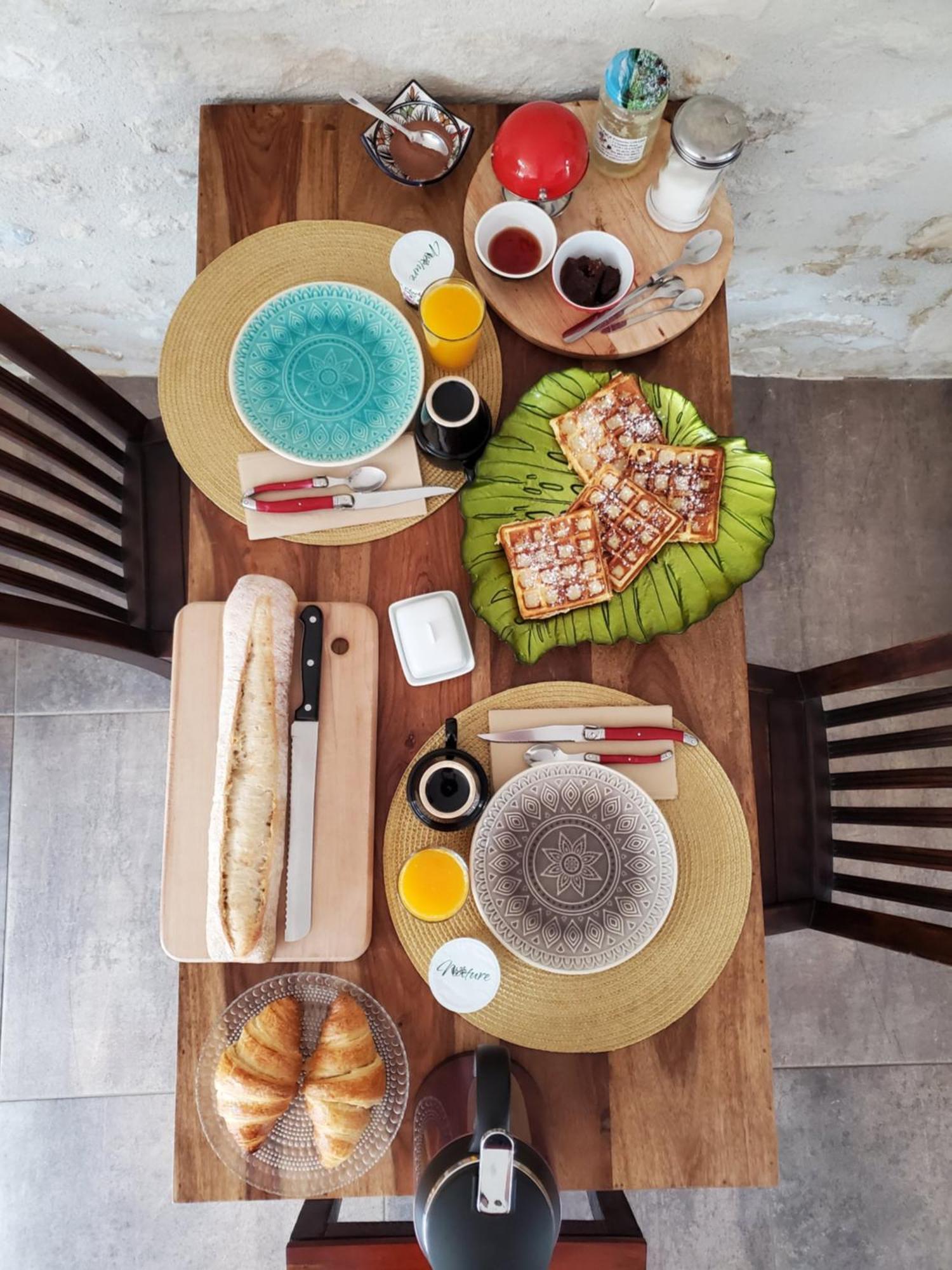 Les Cuves - Saintes Bed & Breakfast Chaniers Bagian luar foto